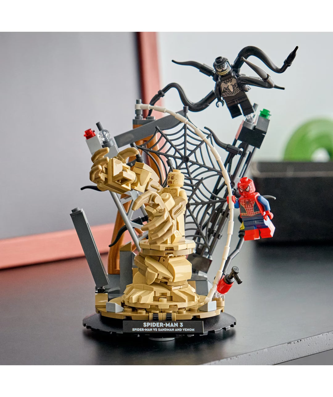 LEGO Super Heroes Epic Battle: Spider-Man vs. Sandman 76334
